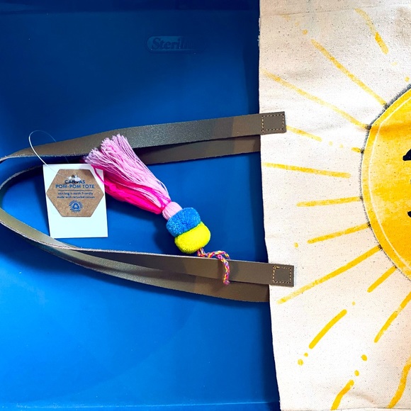 TOTE for mom. Roomy, Foldable, Reusable, NWT - Picture 2 of 8